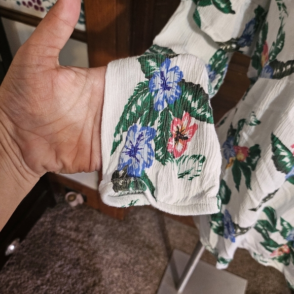 Old Navy Ruffle Trim Tassel tie Boho top White Size M - Picture 10 of 14